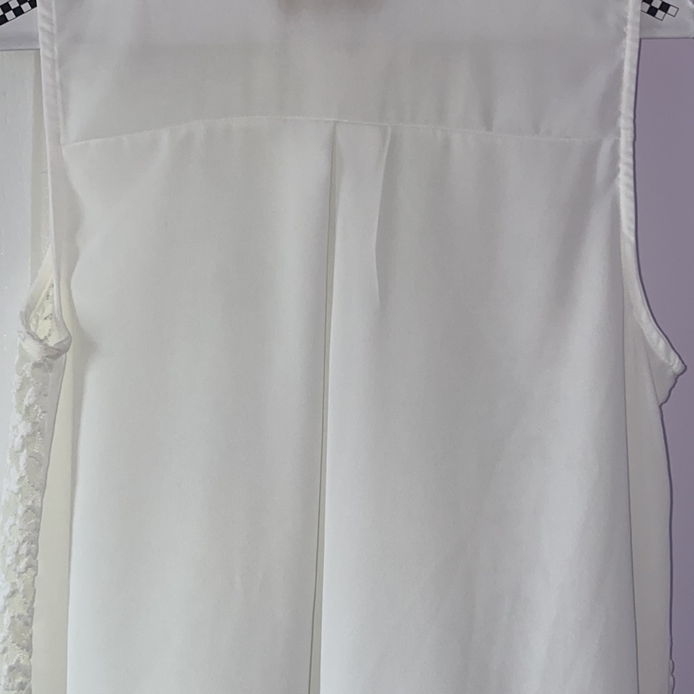 Soprano Collared Tank Top - Picture 6 of 6